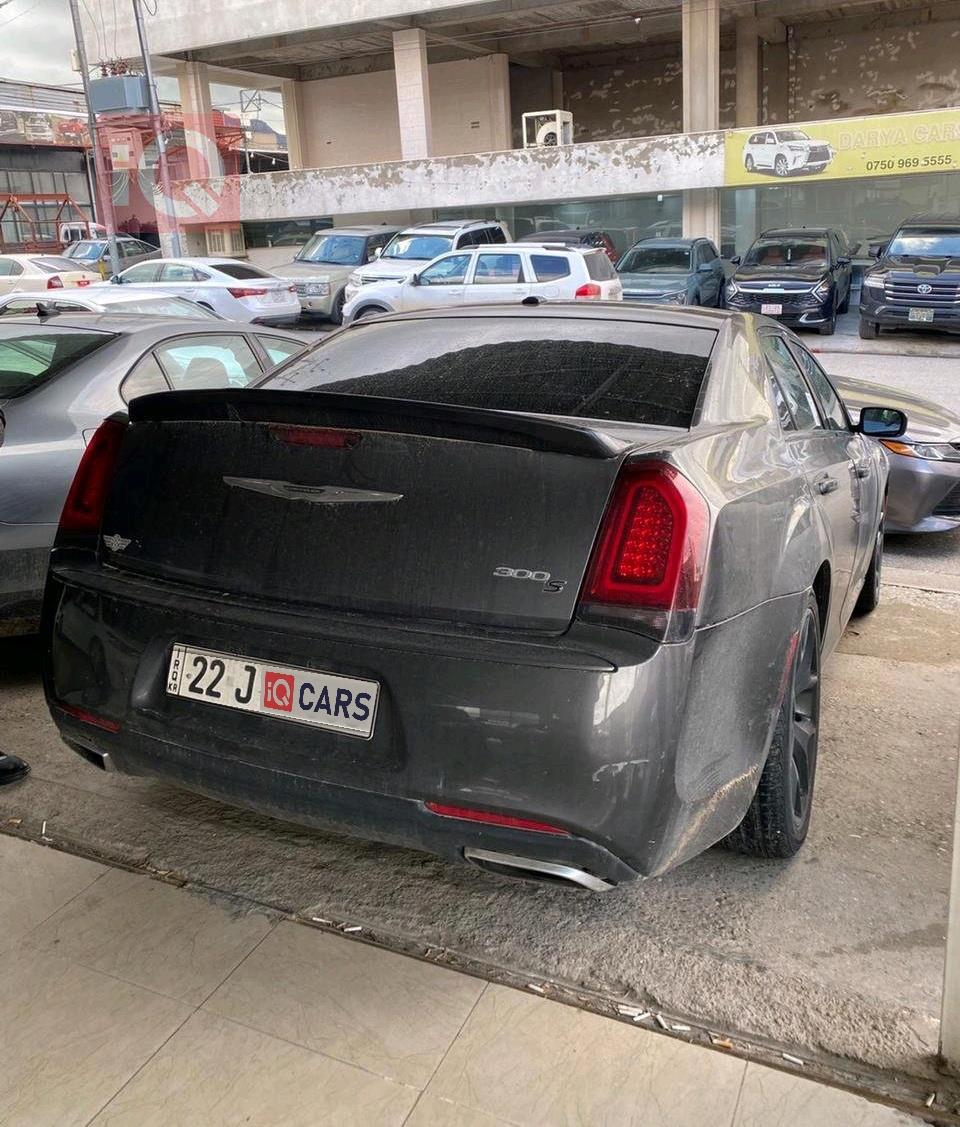 کرایسلەر 300